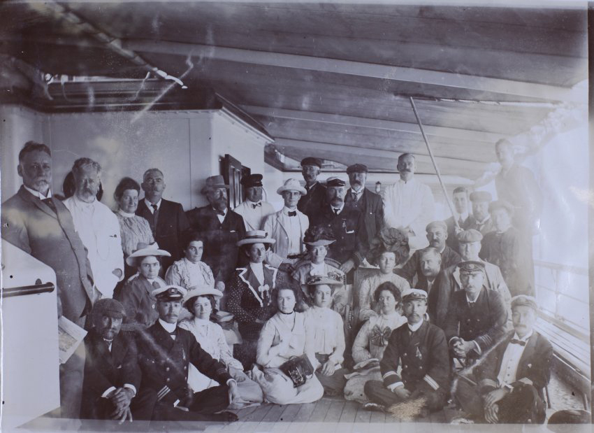 Passengers on the mail steamer Kumano Maru
