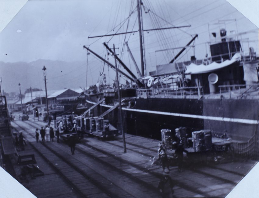 Unloading cargo from the Kumano Maru at Yokohama?