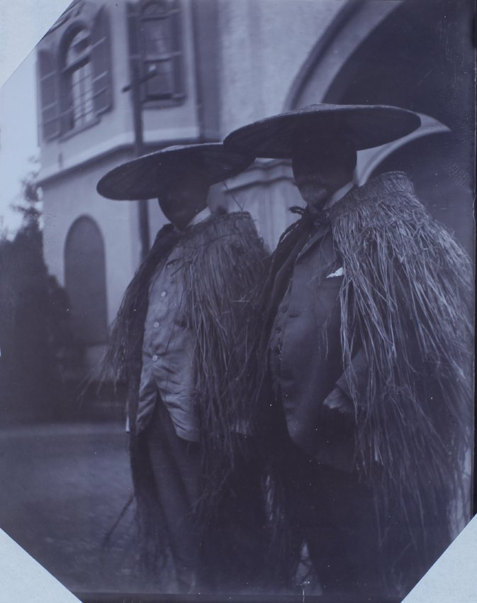 Two westerners in Japanese dress