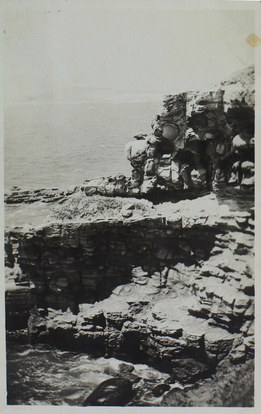 Yamba, Cliffs