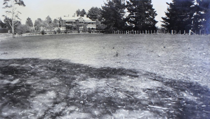 View of Saumarez Homestead from a distance