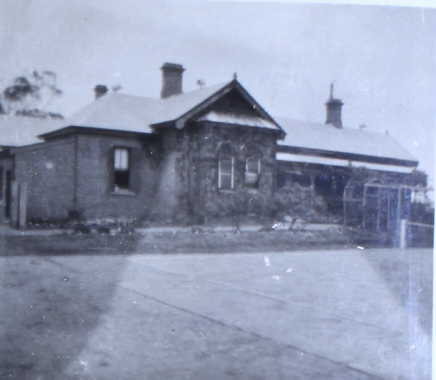 View of Saumarez as a single storey house