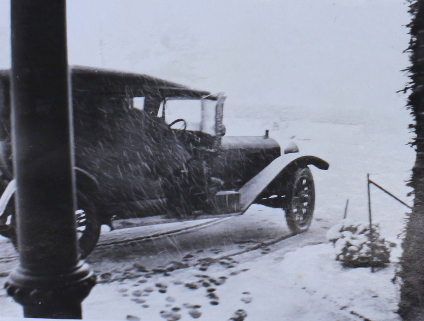 Snow at Saumarez - a car