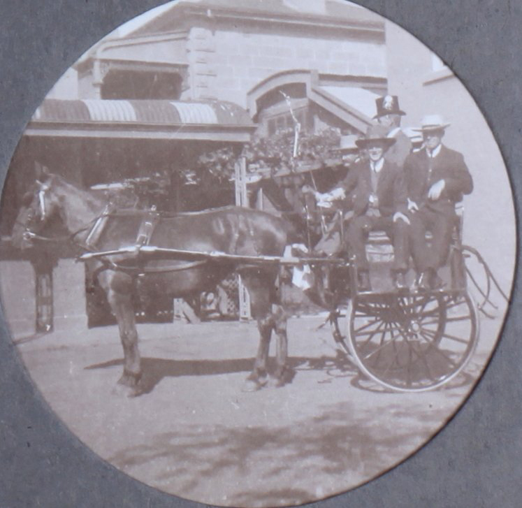 Four unidentified man in the jaunting car, possibly Edinglassie