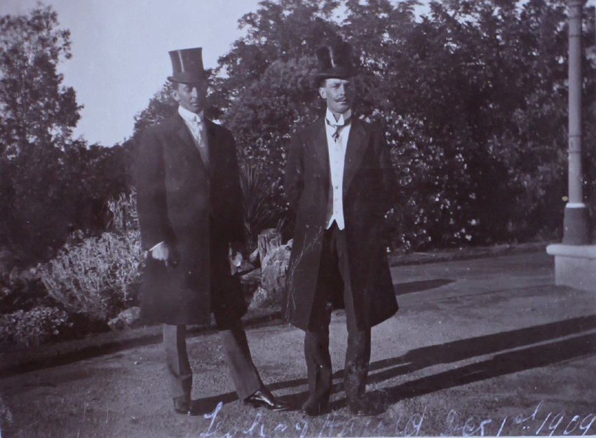 Leon[?] and Harold, Dec 1st 1909