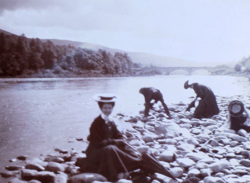 Group taken at Ballater [?], Scotland