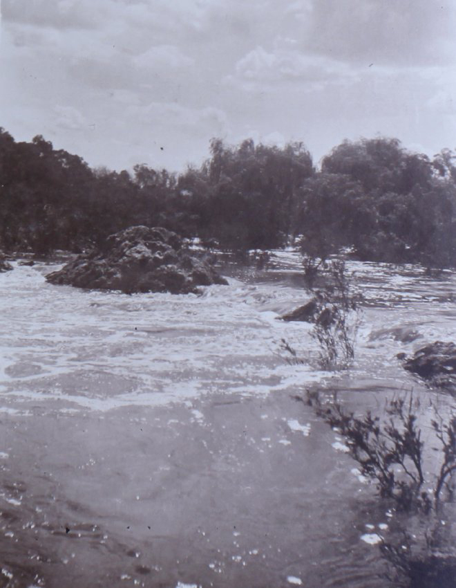Creek at the top of Dangars Falls