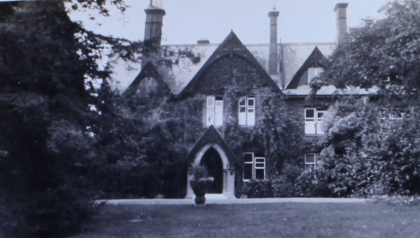 Foulis Court, Hants 
