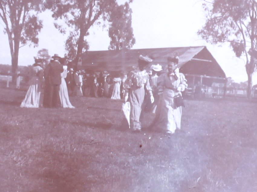 Group of unidentified people