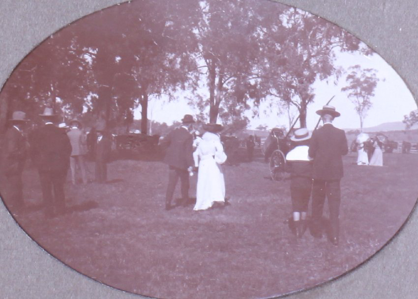 Group of unidentified people