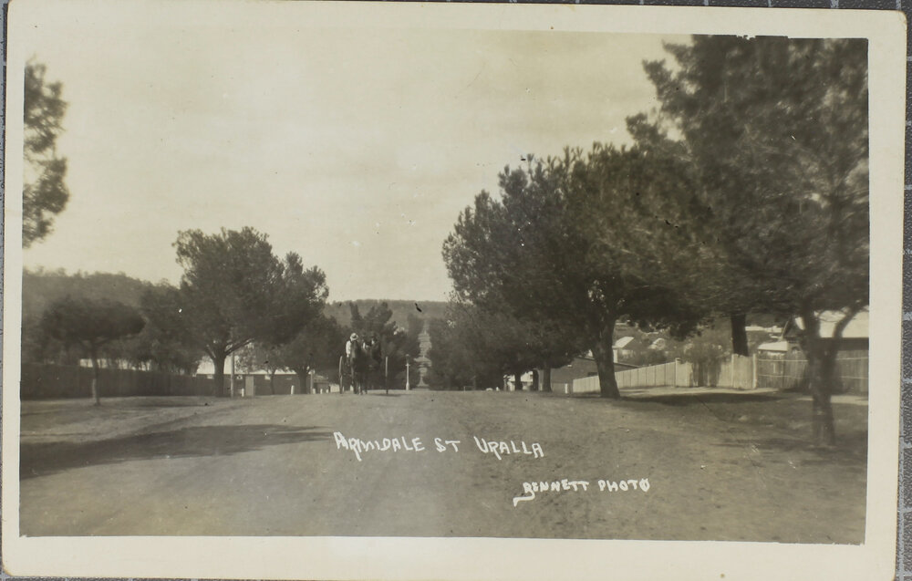 Armidale Street, Uralla, horse and cart