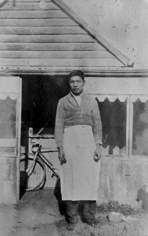Unidentified Hong Yuen cook, 1930s
