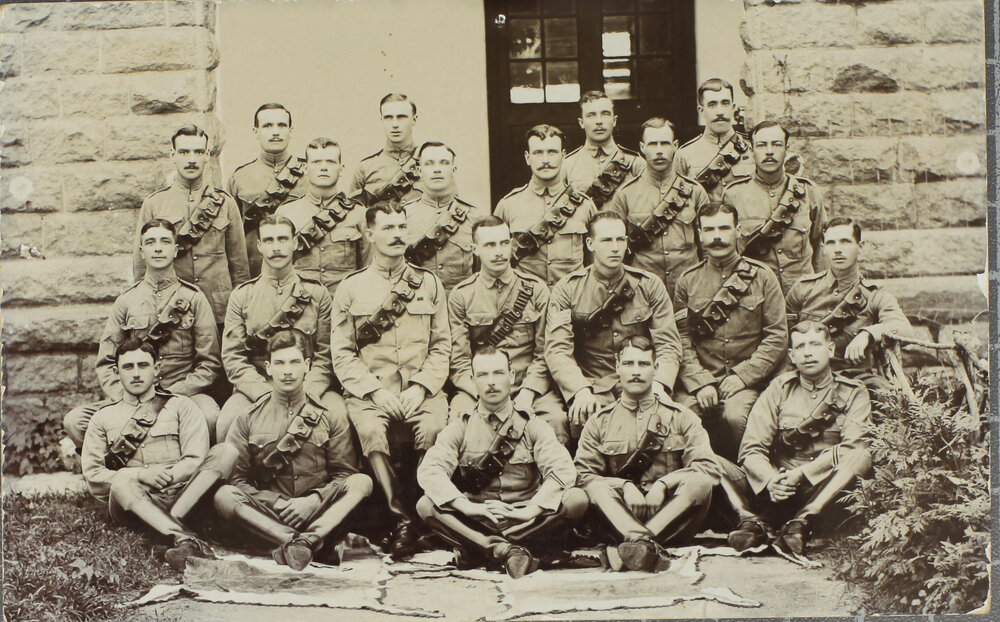 Group of First World War soldiers