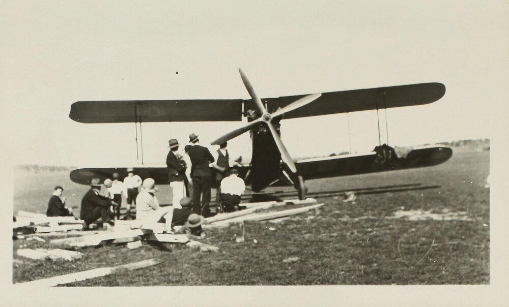 Biplane landed in paddock