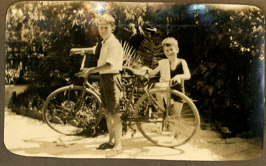 Kingsford Smith Photograph Album Image 3b