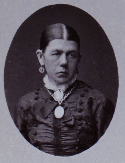 A carte-de-visite of an unidentified woman
