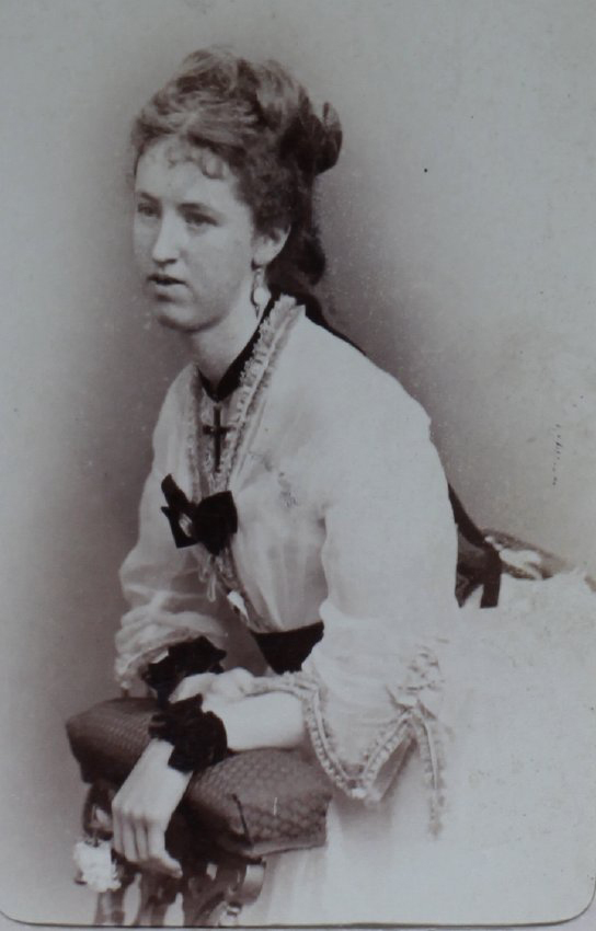 A carte-de-visite of an unidentified woman