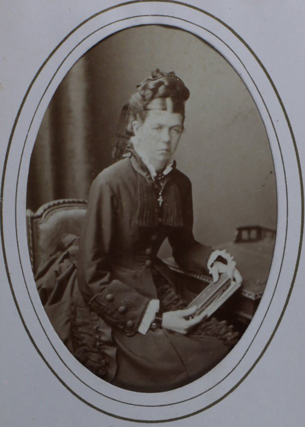 A carte-de-visite of an unidentified woman