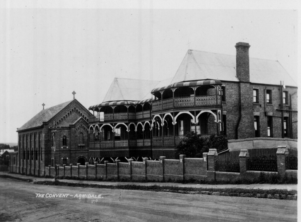 The Convent in Rusden Street looking west,  c.1935