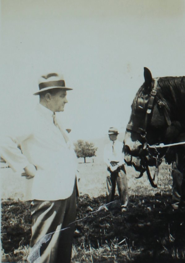 Edgar Booth with horse "Bob" at Urandangie, 1940