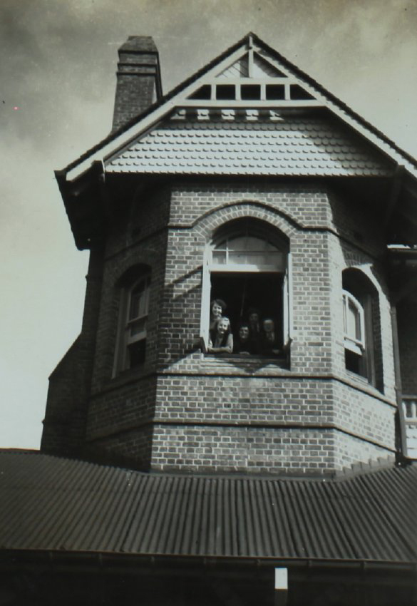 Students at upstairs window Booloominbah