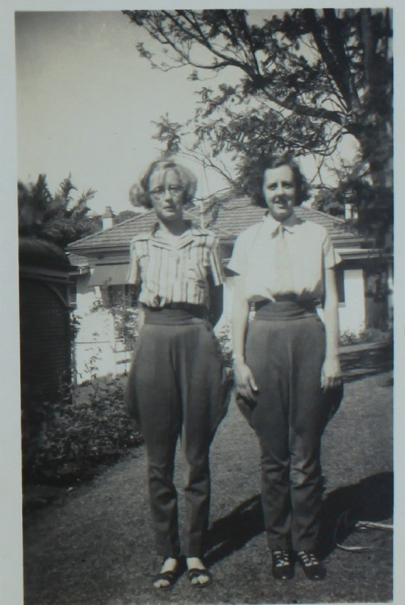 Helen and Mary Struan, November 1939