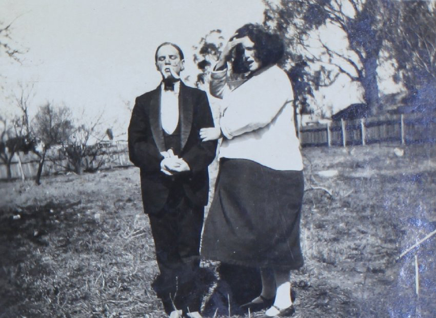 Joan and Bess in costume