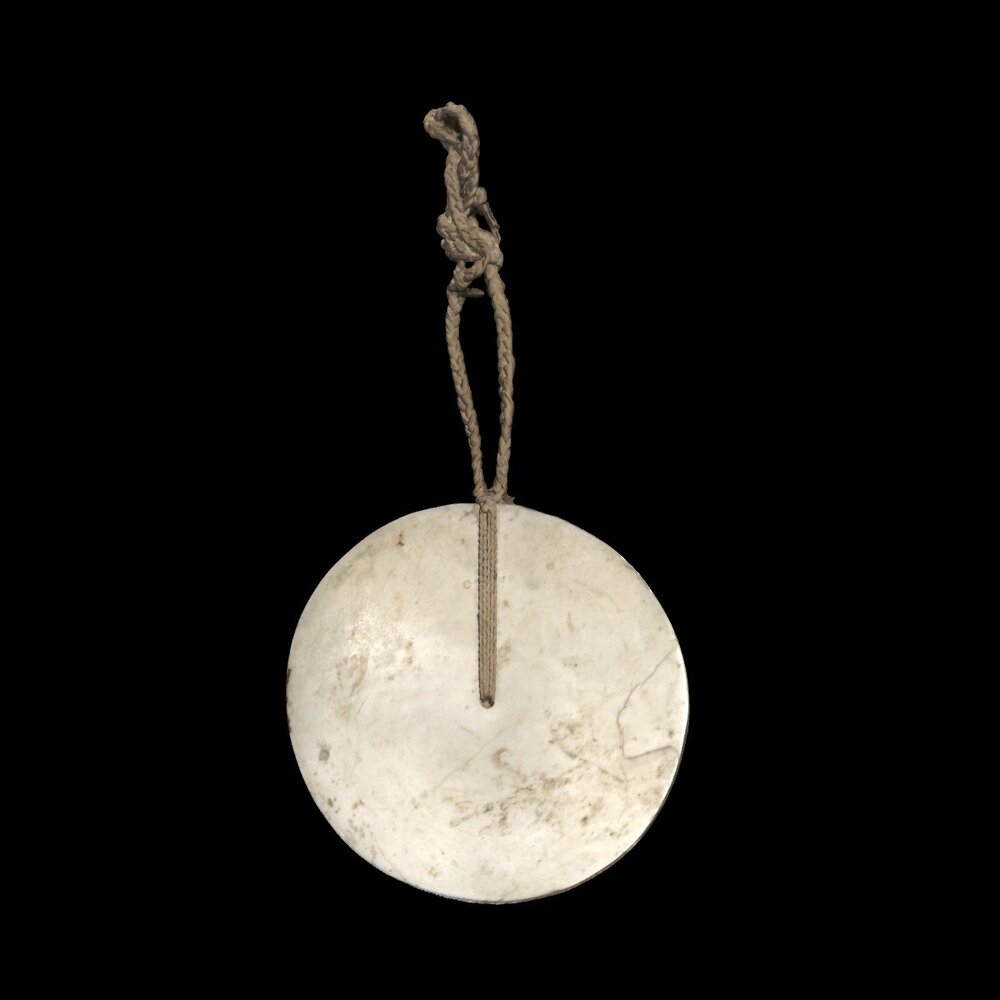 MA2003.4.1 Necklace of shell beads