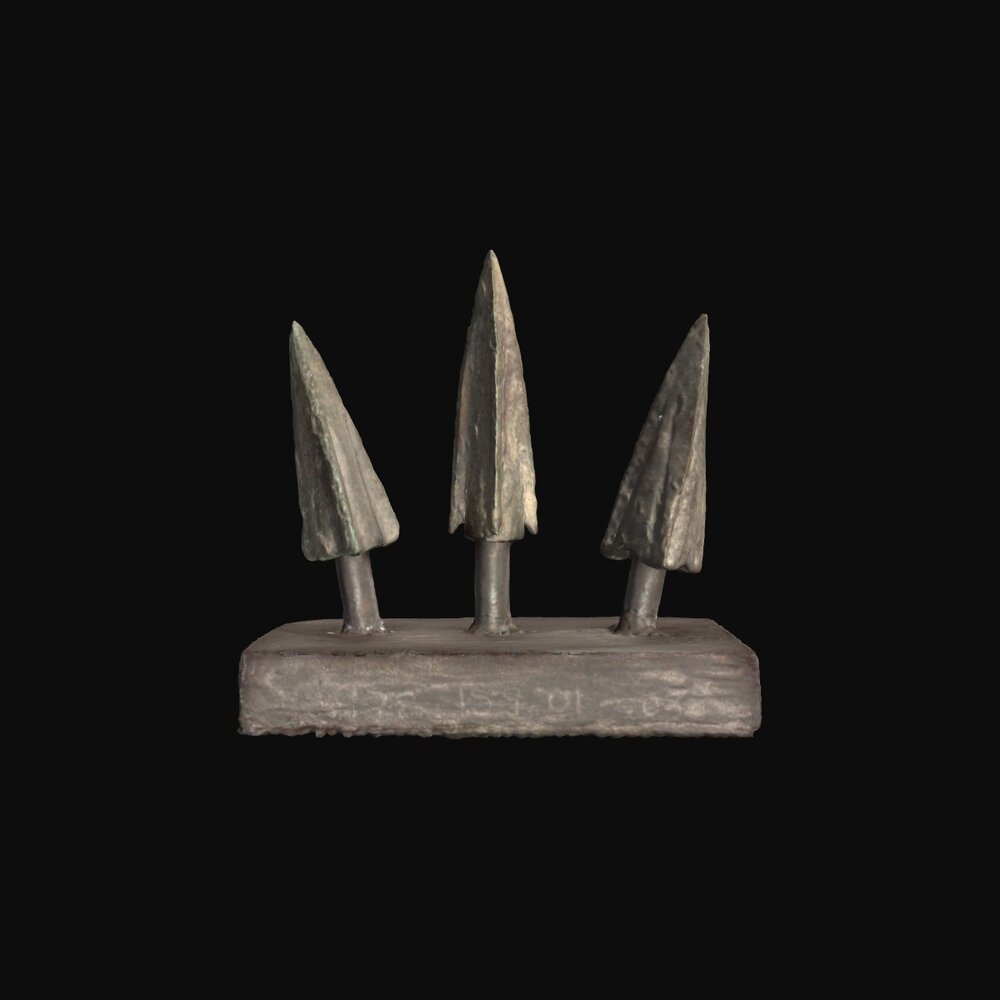 MA1978.159.1-3 Arrow heads (3)