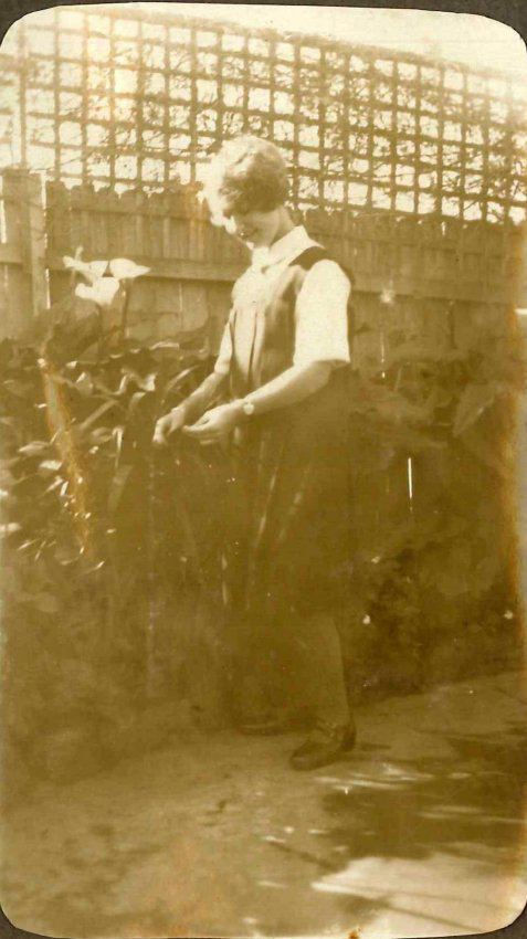 Kingsford Smith Album, Image 6d