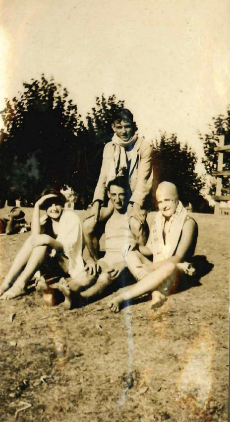 Kingsford Smith Album, Image 7d