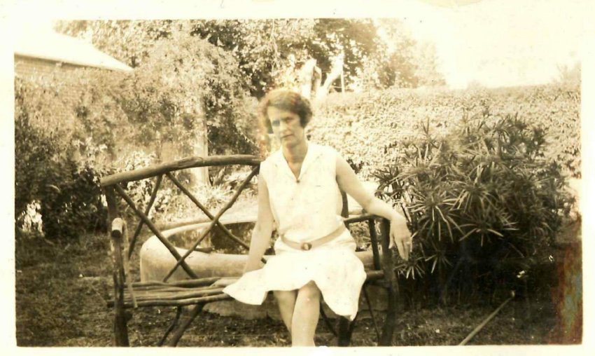 Kingsford Smith Album, Woman in a Garden