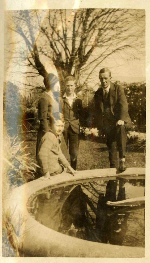 Kingsford Smith Album, Group in a Garden