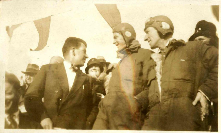 Kingsford Smith Album, Kingsford Smith with another Aviator