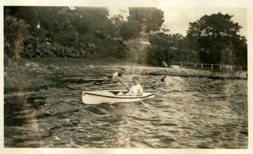 Kingsford Smith Album, Man in a Canoe