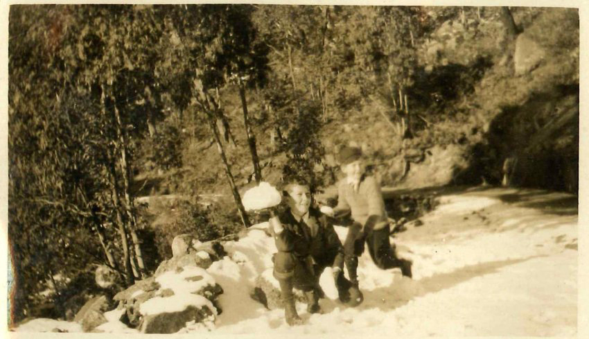 Kingsford Smith Album, Snow Scene