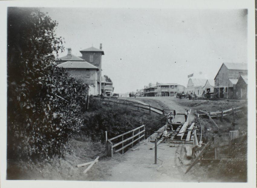 Browns Creek Bridge (under repair), Lismore