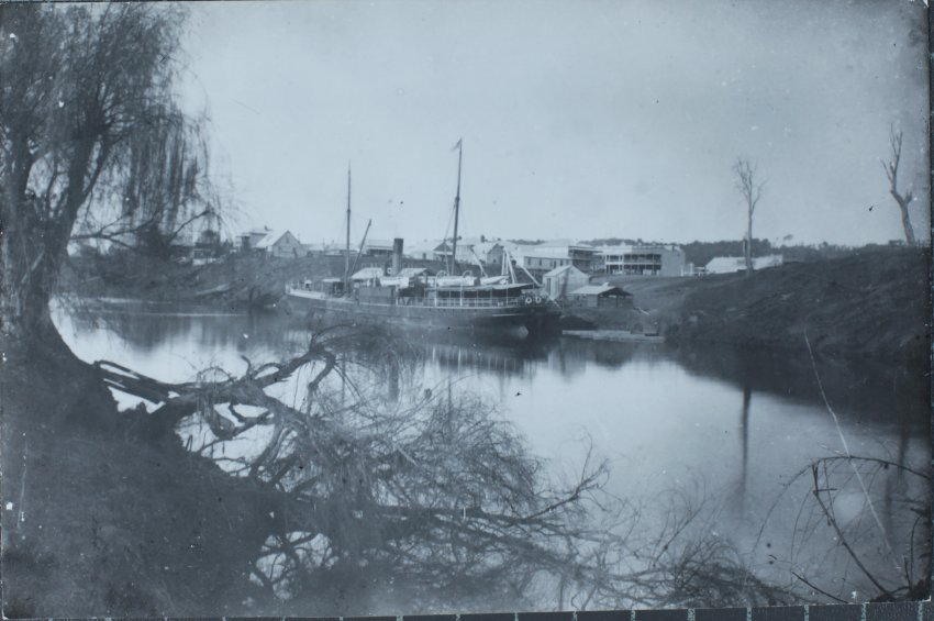 Vessel at Government Wharf, Lismore