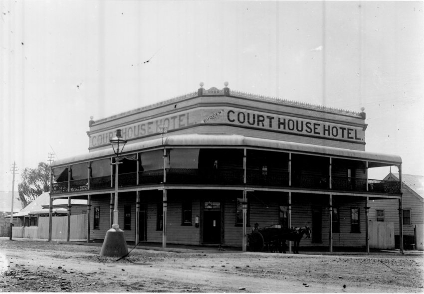 North Lismore, Court House Hotel, cnr Keen and Zadoc Streets