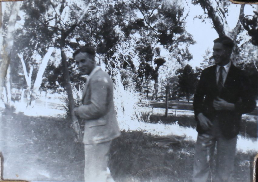 Male students [Max Hartwell (r) and Alf Maiden] in front of the deer park. 