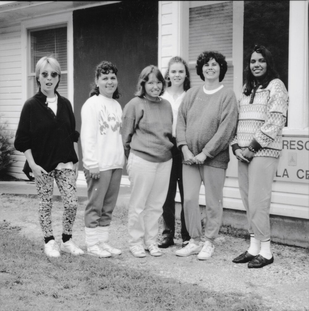 Lyn Riley Mundine with students, 1992