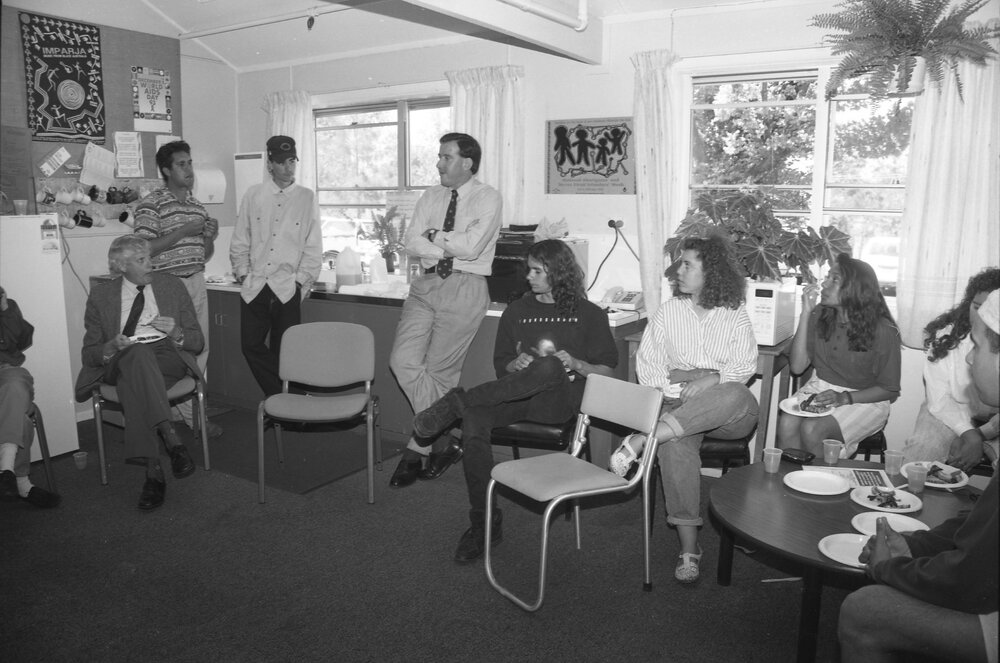Robert Tickner, Linda Bedford, and students, Oorala Centre, 1994