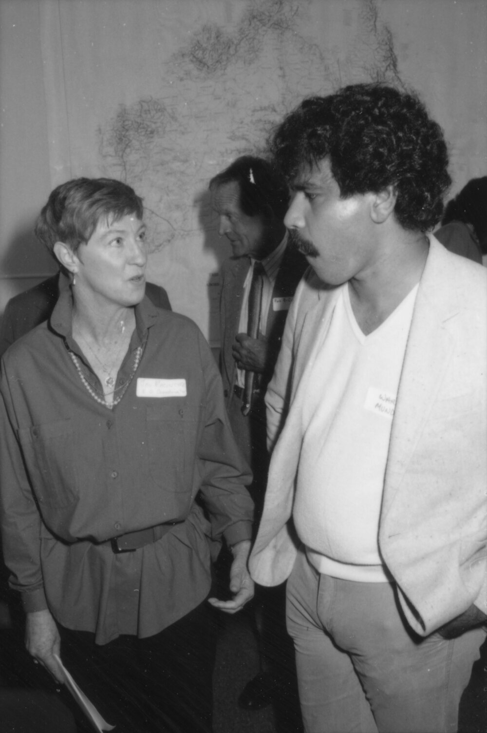 Jan McIntyre and Warren Mundine, Oorala opening, UNE, 1986