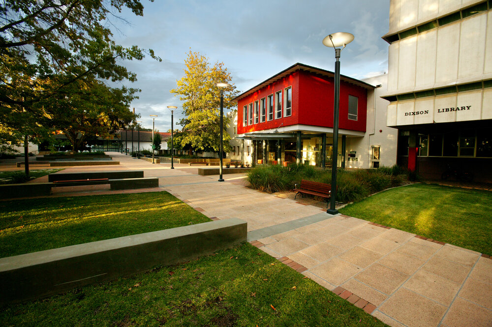 Dixson Library, UNE, 7pm, March 2007