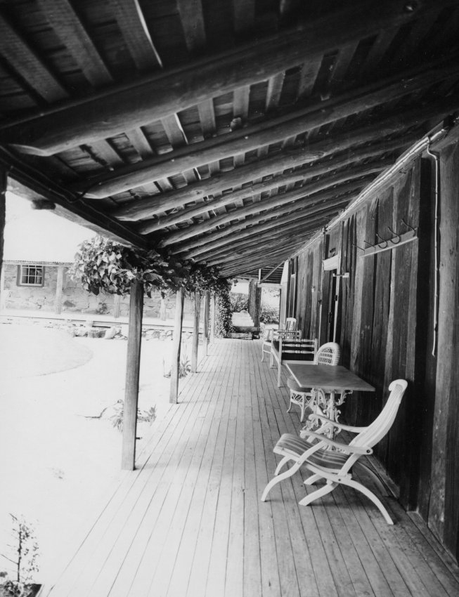Balala homestead verandah, Bundarra