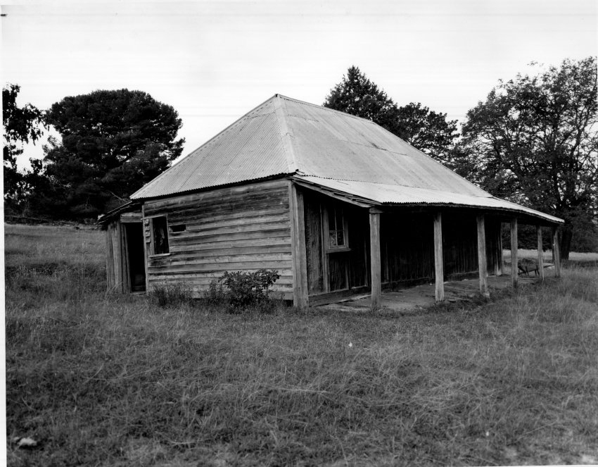 Balala homestead outhouse, Bundarra