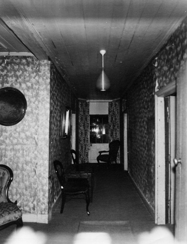 Balala homestead interior, Bundarra