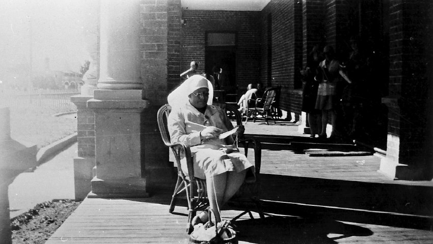 Armidale Teachers' College, Smith House, Matron Jane Ann Furnifull on verandah of "Girrahween"