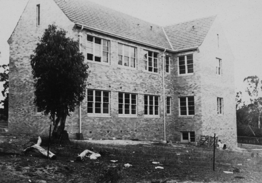Booth Block at New England University College, 1938