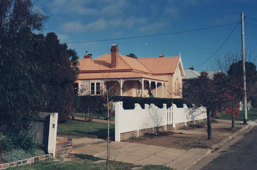 House at 90 Brown Street, built by Edmund Lonsdale c. 1890, June 1990